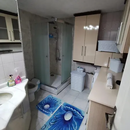Ege üniversitesi Ve Hastanesine çok Yakın Apartamento